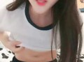 娃娃脸嫩妹妹，娇小身材炮友操逼，无毛小骚逼，第一视角猛操，尿尿特写，娇喘呻吟不断，极度淫骚