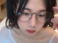 最新约啪萝莉新作 啪操极品眼镜紧逼萝莉妹