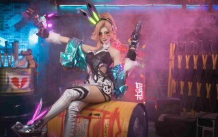 如月灰  英雄联盟 幻灵女枪 厄运小姐 COS 17P（素的 给大家白嫖）